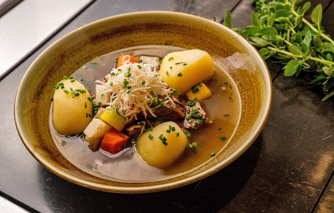 Cooked meet with vegetables