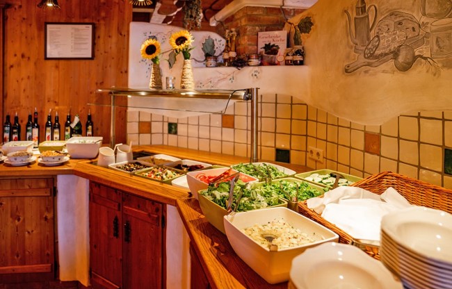 Salad buffet at the Schnepf'n Alm