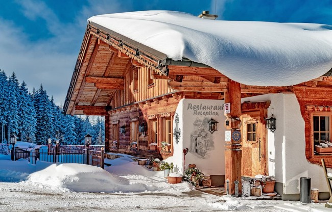 Restaurant Schnepf'n Alm in the winter time