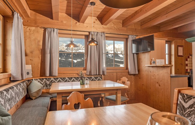 Huettendorf chalet wilderer 01 