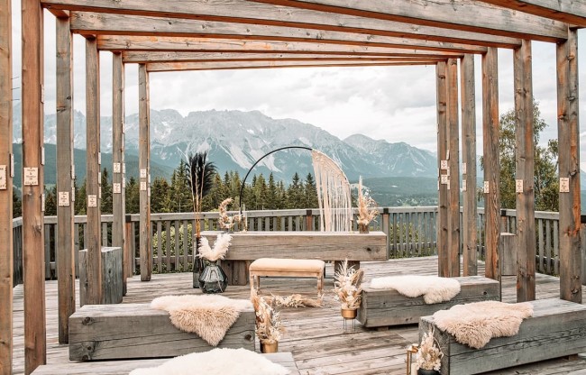 Romantic Trauplatz’l with a view to the Dachstein