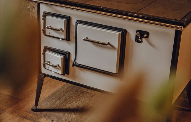 Ofen im Restaurant Lave