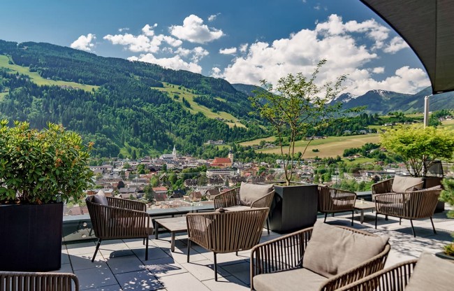 Gemütliche Sky-Terrasse mir Rooftop-Bar in Schladming