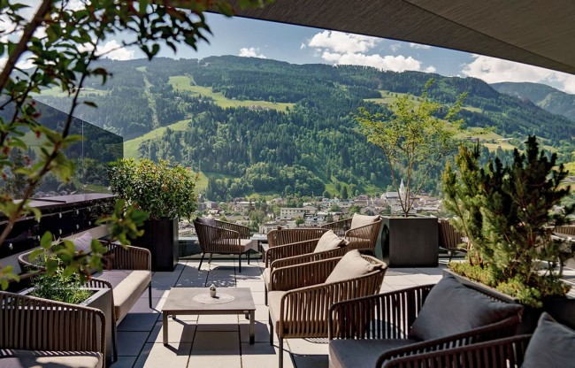 Rooftop-Bar im Aparthotel Ferienalm