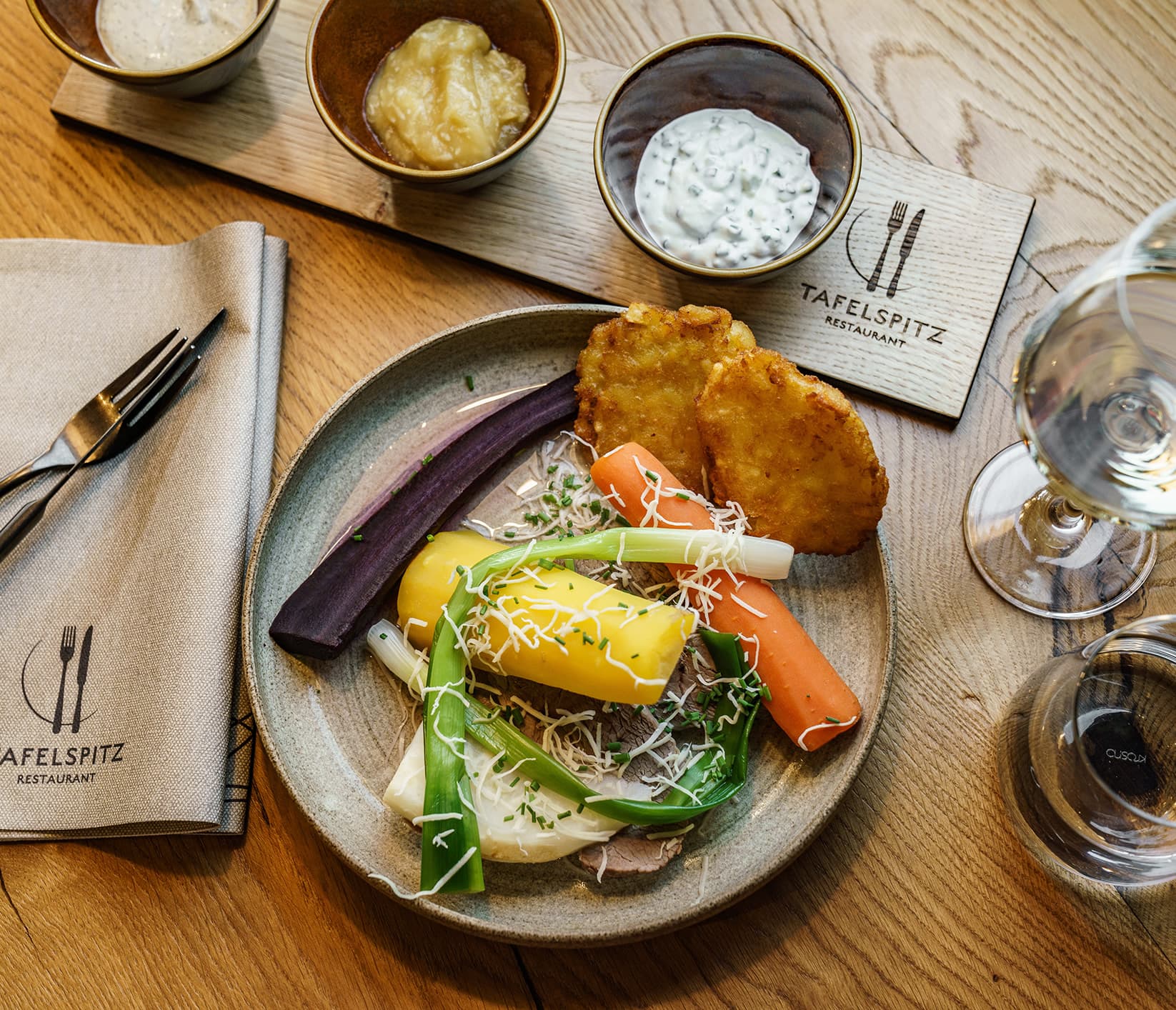 Enjoy dining in the Tafelspitz restaurant in the Stadtvilla boutique hotel in Schladming. We are a participating company of the AMA Genussregion and score with classic delicacies from Austrian cuisine.