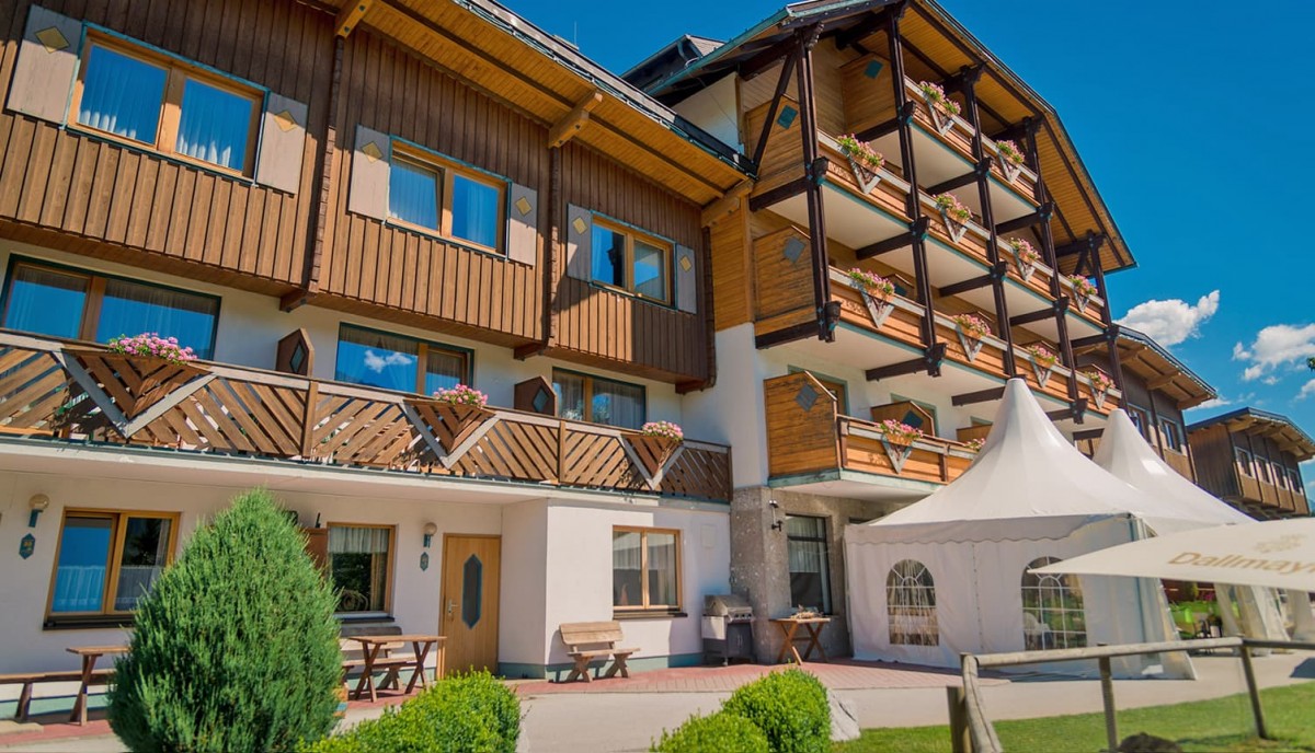 Zum Aparthotel Ferienalm am Sonnenhang in Schladming mit Appartements und Hotelzimmer