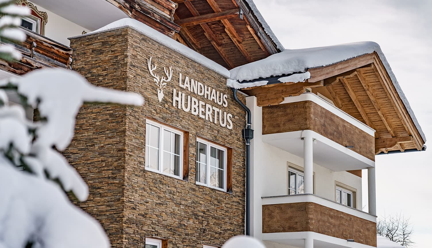 Dog-friendly Hotel Garni Hubertus in Rohrmoos Schladming near the slopes of the Hochwurzen ski resort