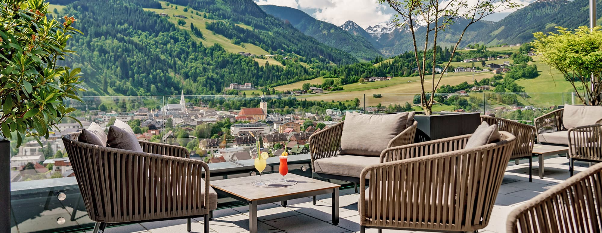 Rooftop Bar mit traumhaftem Blick auf Schladming