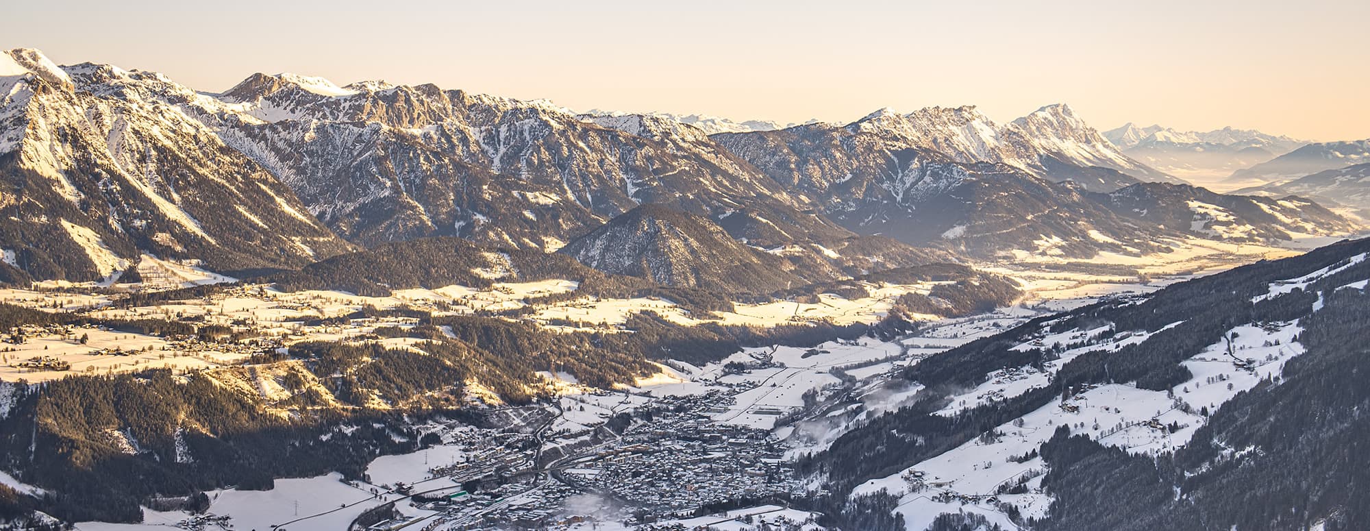 Blick auf das Ennstal im Winter