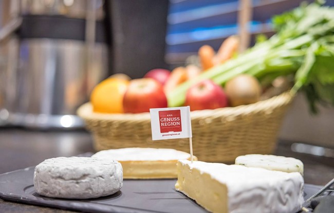 Fresh vegetables and a choice of cheese