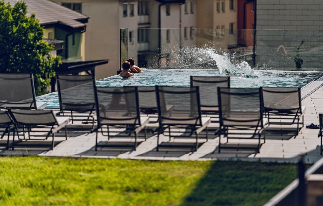Water fun in the pool