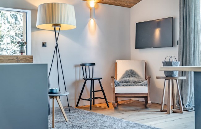 Penthouse White Gold