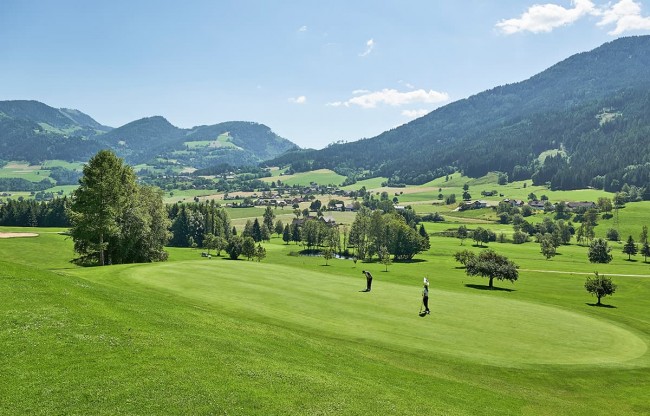 Play golf on fantastic golf courses in the Schladming-Dachstein region © Schladming-Dachstein | Armin Walcher