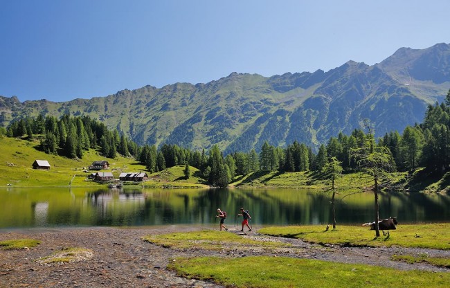 Hike to the idyllic Duisitzkarsee © Schladming-Dachstein | Herbert Raffalt