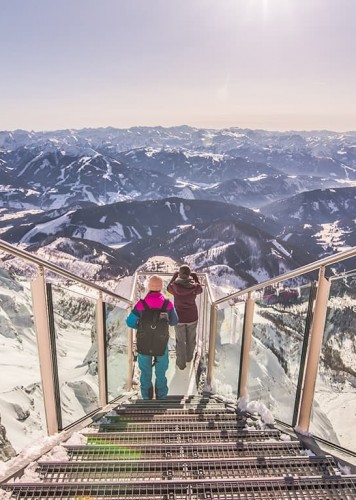 Dachstein Gletscher mit Treppe ins Nichts © Schladming-Dachstein | Peter Lugosi